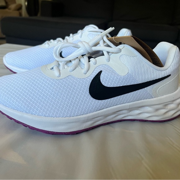 Nike Revolution 6 - Picture 1 of 7
